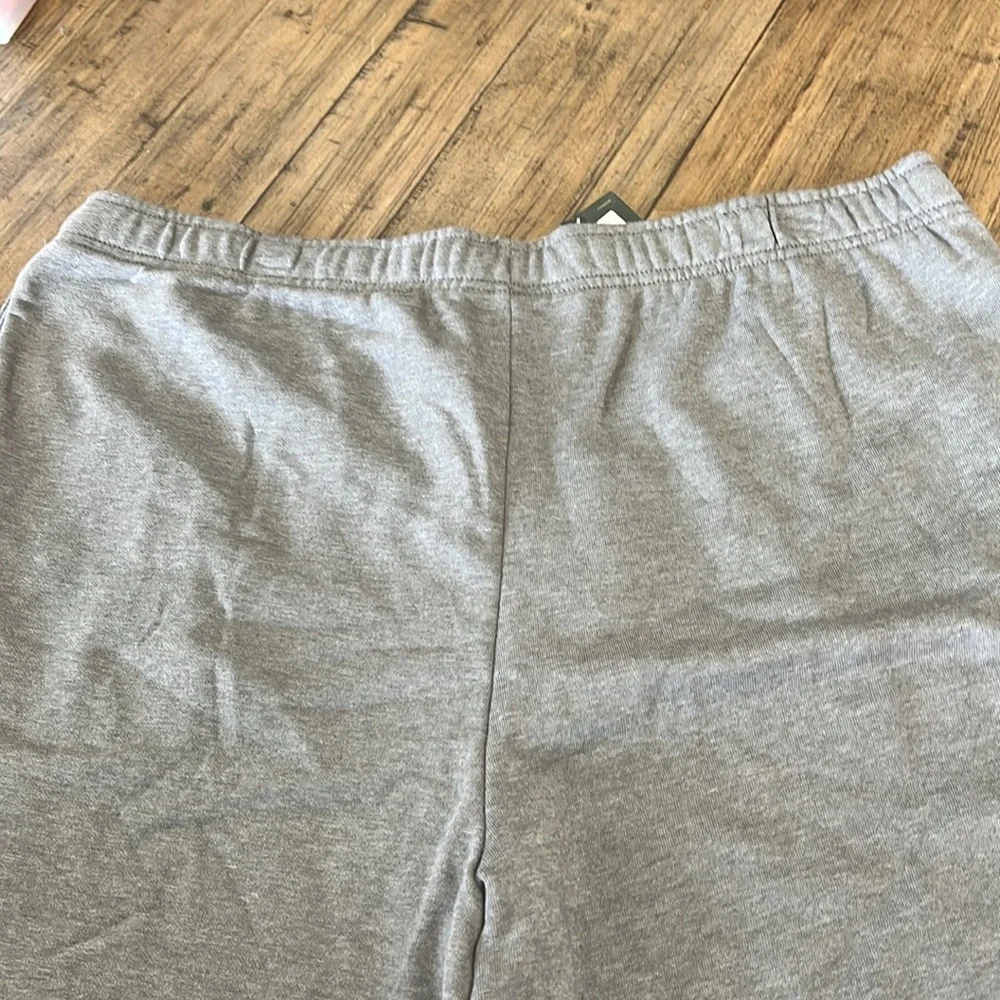 NWT North Face Mens Gray Shorts - Picture 6 of 6